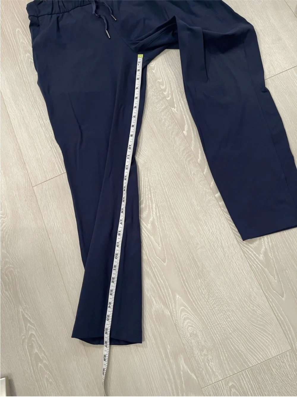 Lululemon On The Fly Pant *28" True Navy size 8 - Picture 10 of 15